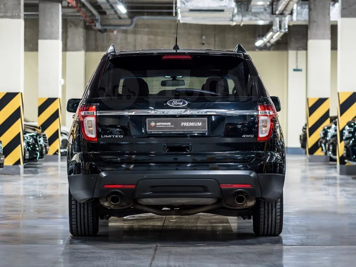 Ford Explorer Image 6